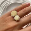Серебряное двойное кольцо с пейзажным белым янтарем