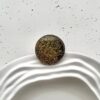 Серебряное круглое большое кольцо с темным янтарем с золотыми вкраплениями
