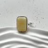 Серебряное квадратное кольцо с пейзажным белым янтарем
