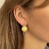 Серебряные круглые серьги с медовым янтарем